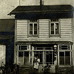 1930年（昭和5年）北海道雨龍郡北龍村（現空知郡北竜町）にて、のざわ理容館開業